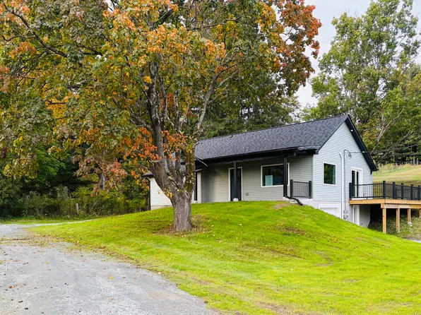 130 Church Dr, Dalton, PA 18414