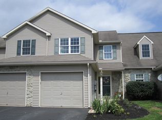89 Pebble Creek Dr, Lititz, PA 17543