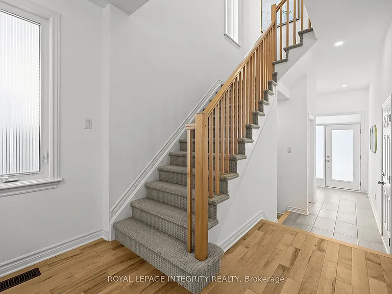 691 Capricorn Cir — Photo 17