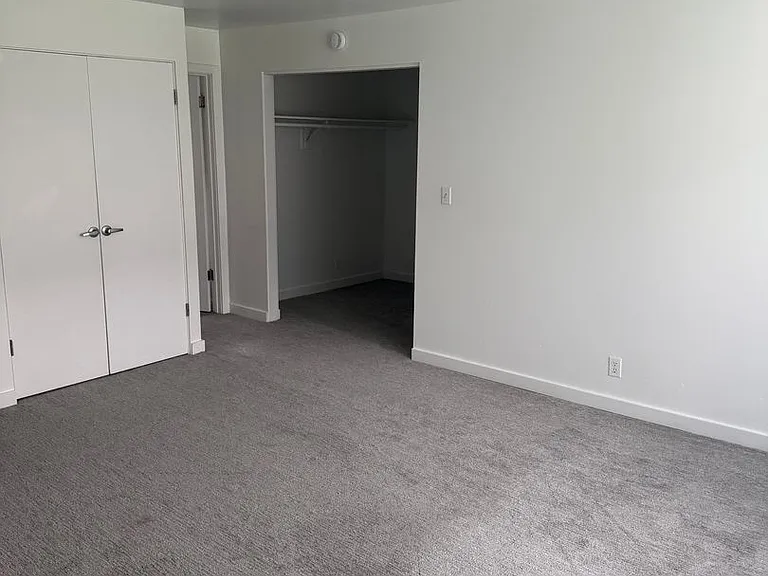 3615 & 3621 Town Home Apartments — Photo 3