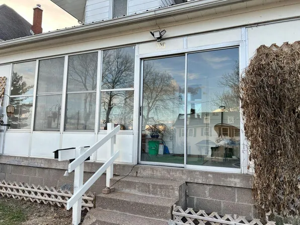 108 Park Ave, Muscatine, IA 52761