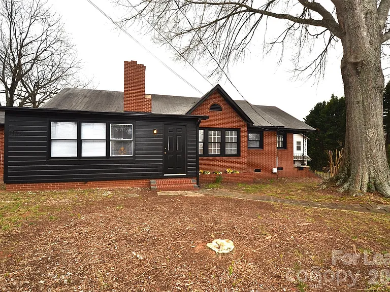 1127 Mecklenburg Hwy — Photo 1