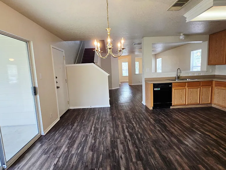8015 Thicket Pass — Photo 25