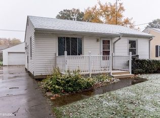 1135 White Ave, Aurora, IL 60506