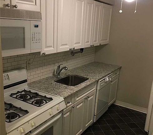 2nd image of 222 Pointe Cir N Unit 222