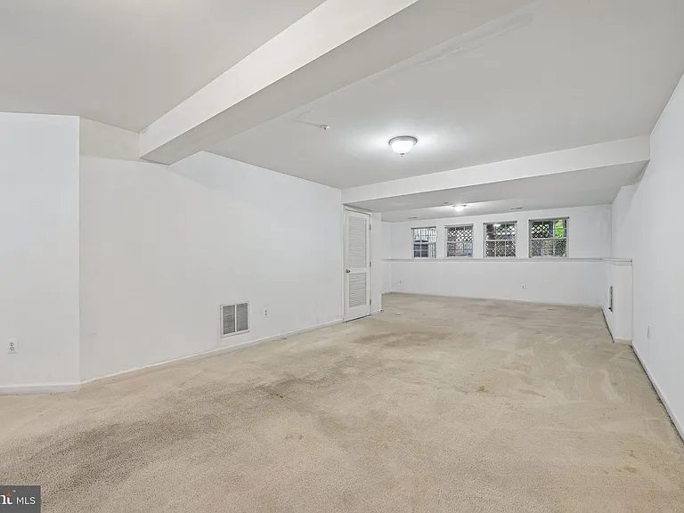 1724 Emory St — Photo 36