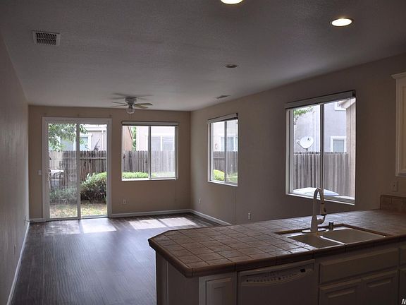 3rd image of 3021 Torland St