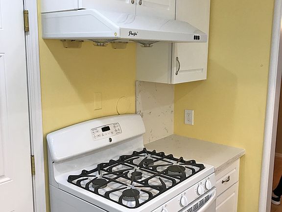 4th image of 650 16th Ave