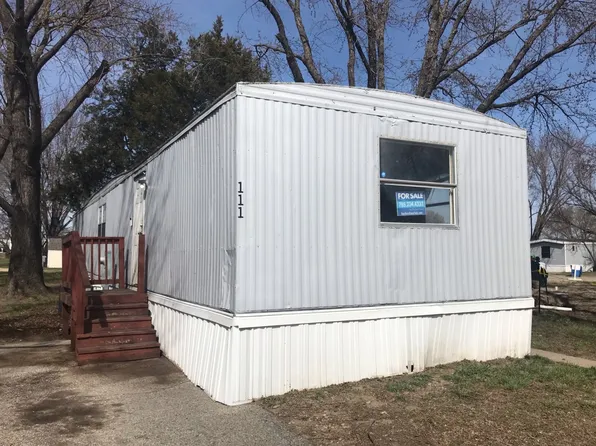 1900 NW Lyman Rd #111, Topeka, KS 66608