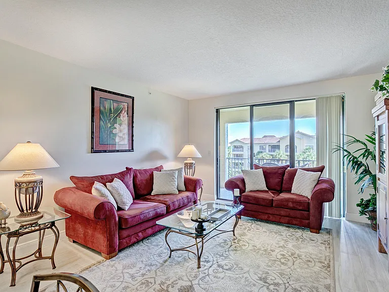 500 Uno Lago Dr #402 — Photo 15