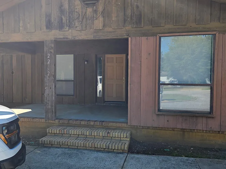2202 Pearce Ave — Photo 8