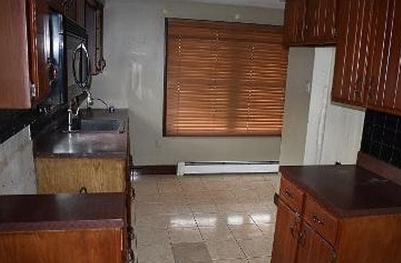 4th image of 5 Ashwood Dr