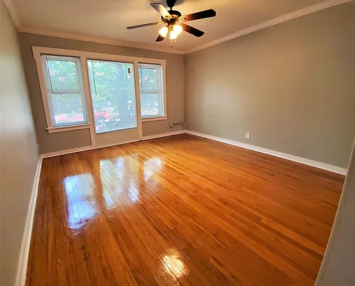 2068 W Hutchinson St #1 Photo 1