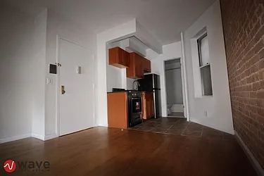 Rented by Wave Real Estate Group