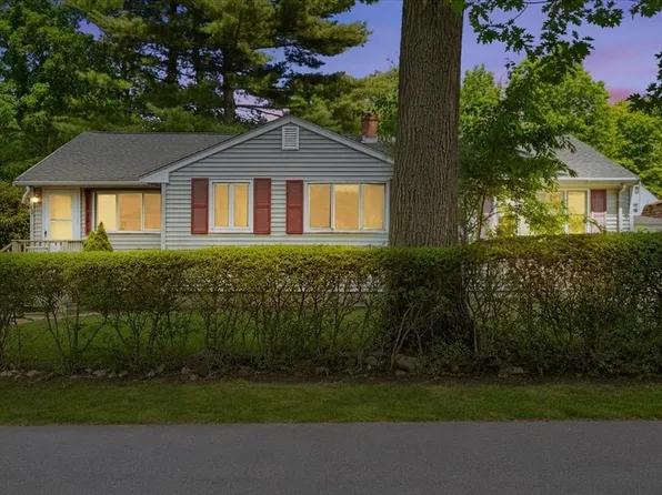 52 Jacob St, Brockton, MA 02302