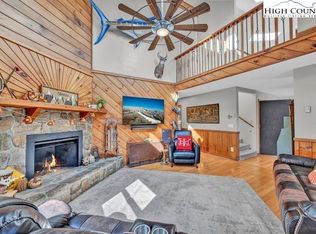 429 Adams Apple Dr, Banner Elk, NC 28604