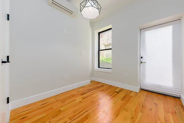 Rented by City Prime Commercial Realty  | media 55