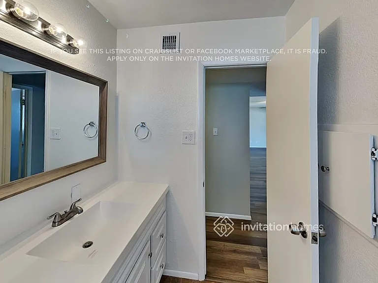 1633 E Fremont Dr — Photo 14