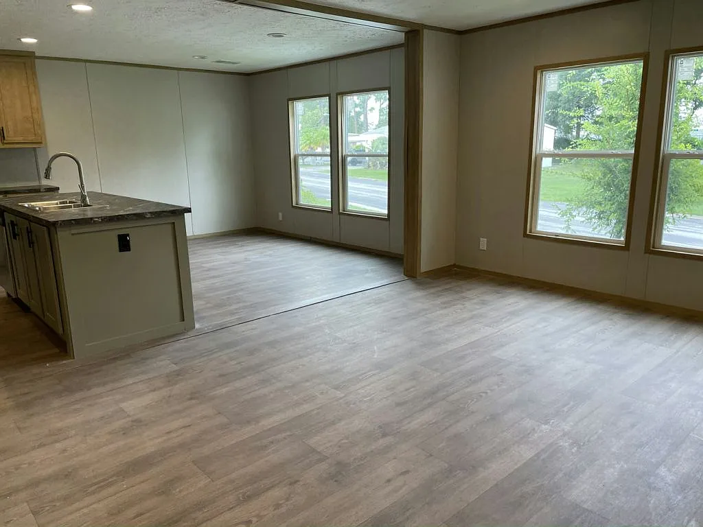 3 bed, 2.0 bath, 1456 sqft, $1,499 — Photo 3