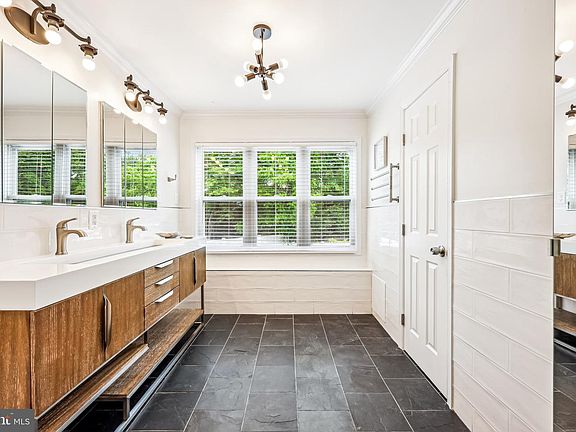 5th image of 11700 Seven Locks Rd