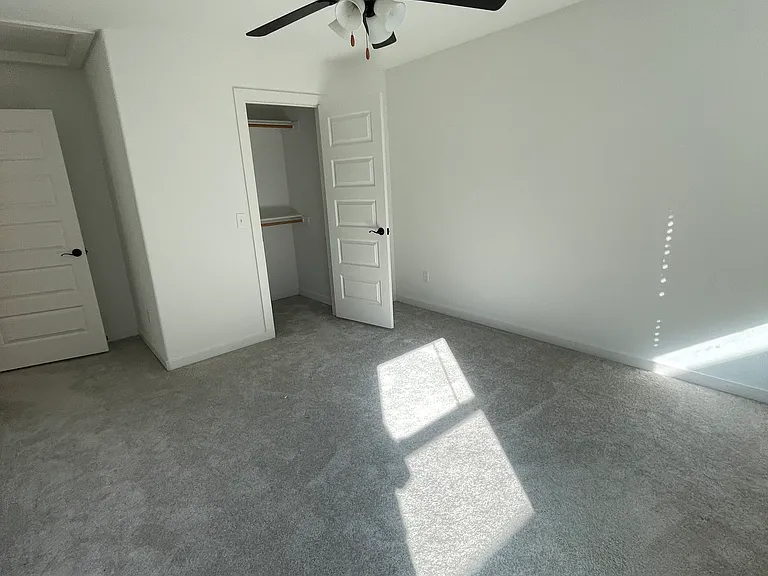 2333 E Amherst Aly — Photo 17