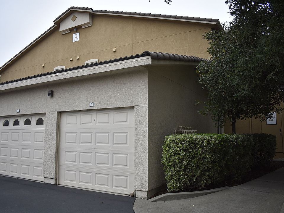 1st image of 501 Gibson Dr APT 221