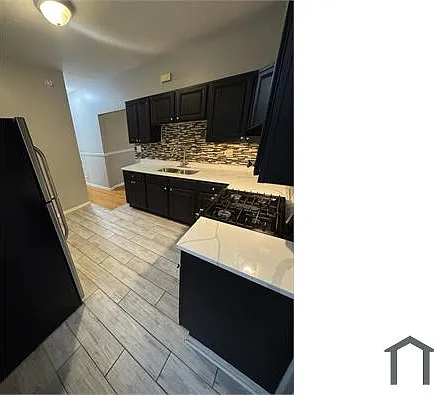 3 bed, 1300 sqft, $1,700 — Photo 2