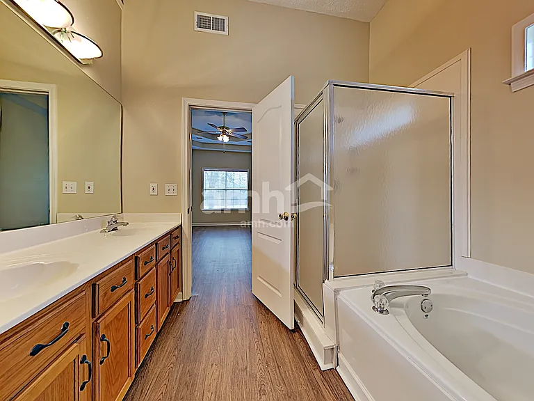 5633 Michaelson Dr — Photo 11