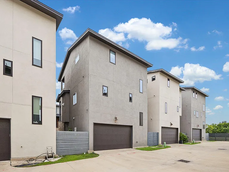 5006 Pecan Springs Rd #6 — Photo 30