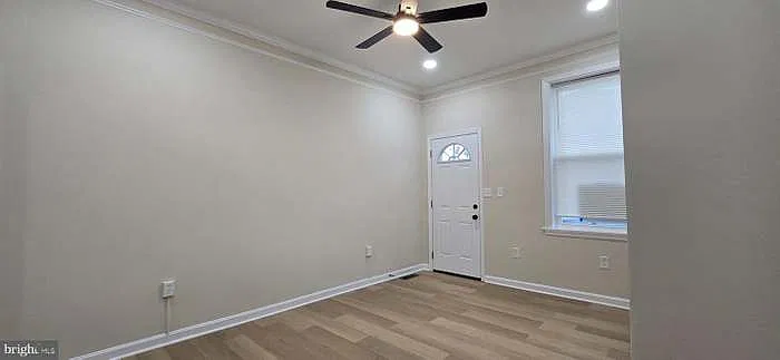 2 bed, 1.5 bath, 945 sqft, $1,600 — Photo 4