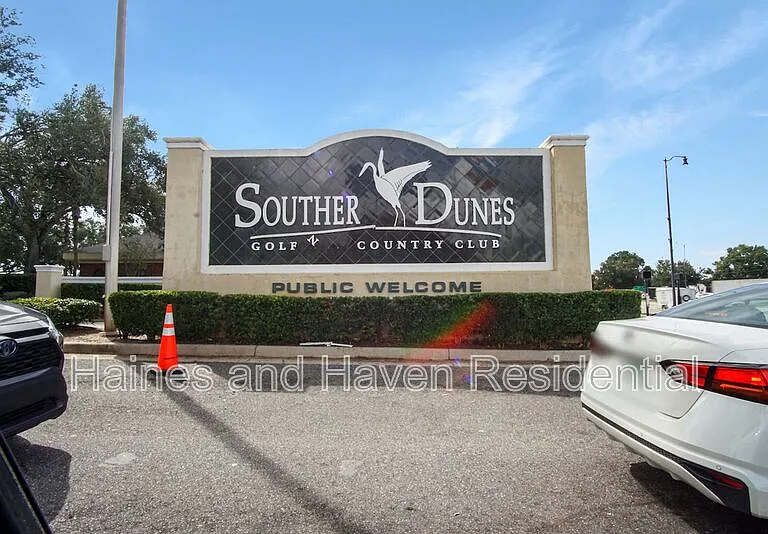 2492 Saint Augustine Blvd — Photo 28