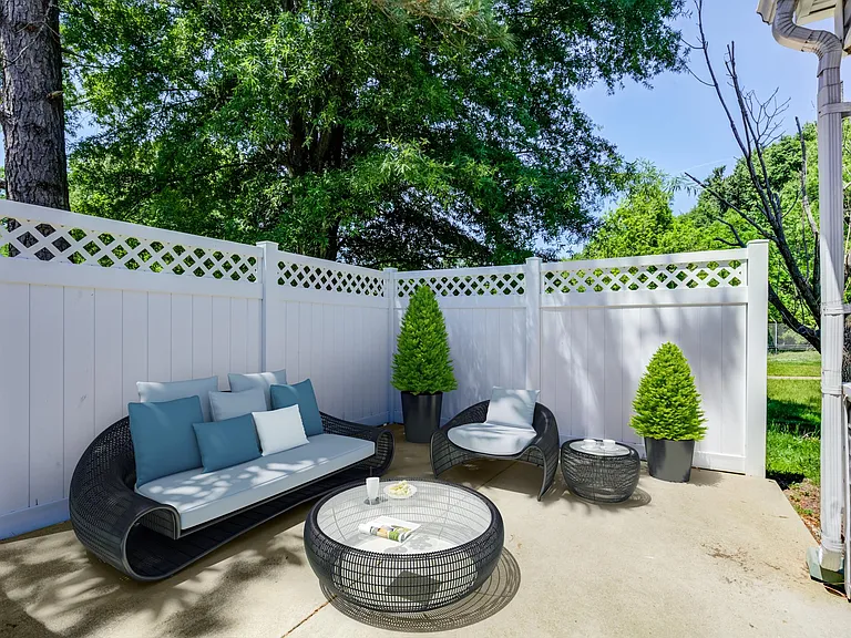 Dahlgren Townhomes — Photo 17
