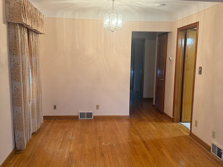 5458 Chase Rd — Photo 10