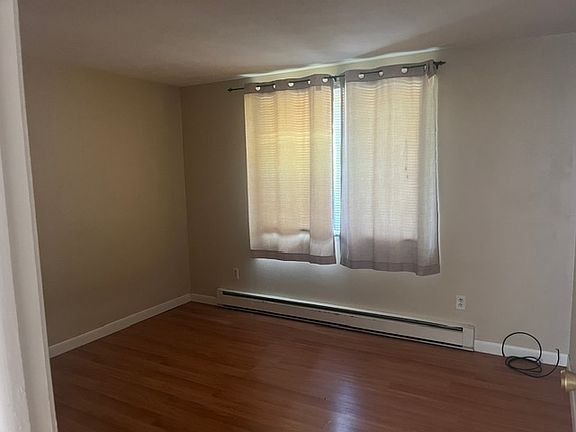 3rd image of 35 Mary David Rd Unit 35