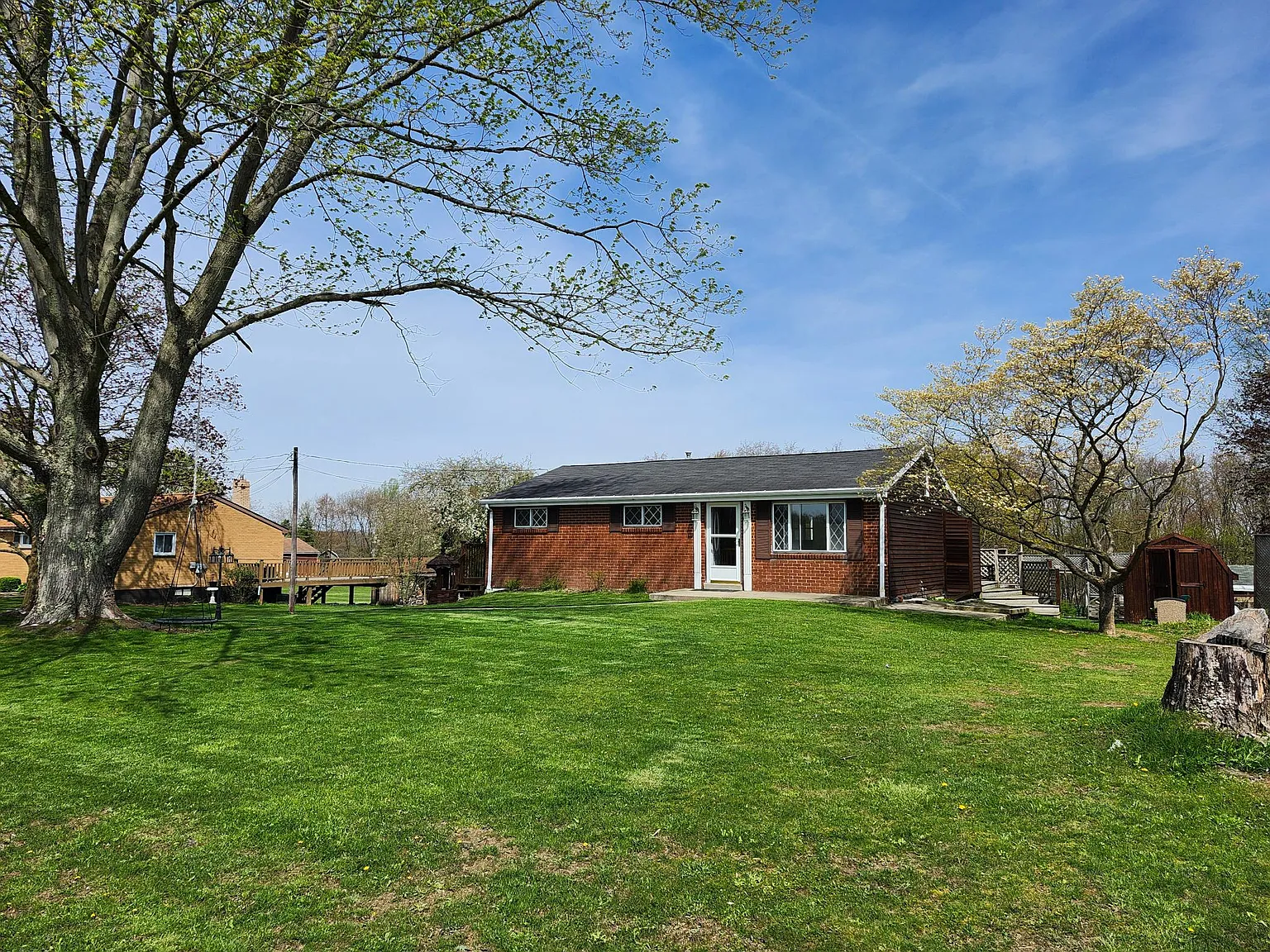 4 bed, 1500 sqft, $2,400 — Photo 2