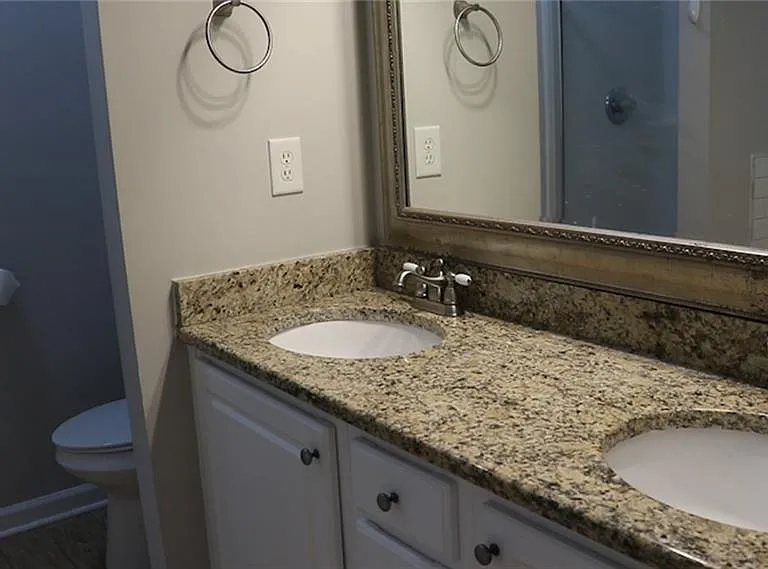 1091 Pine Acre Dr — Photo 3