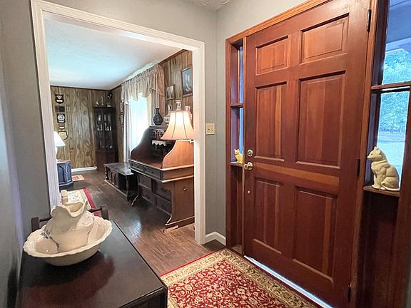 5th image of 492 Lakewood Drive NE