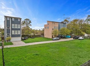406 Eichwurzel Ln, Houston, TX 77009