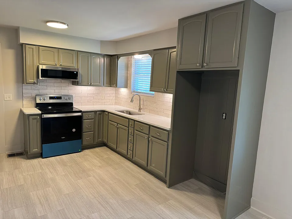 7012 Panama Dr