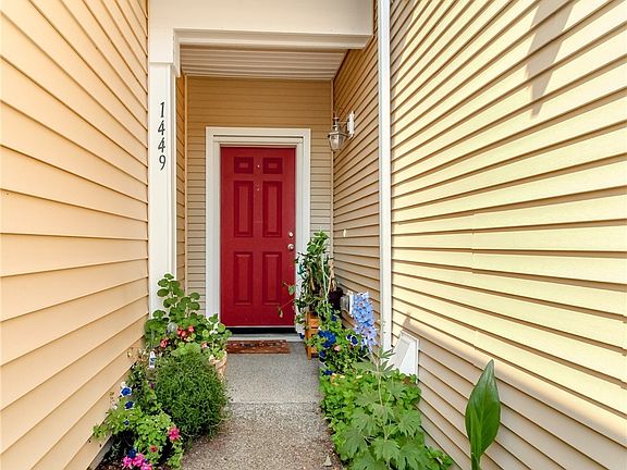 2nd image of 1449 52nd Street NE #904