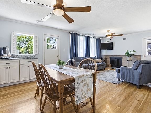 4th image of 8 Maple Rd