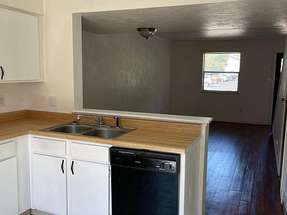 4th image of 1912 N Salem Ave #1912