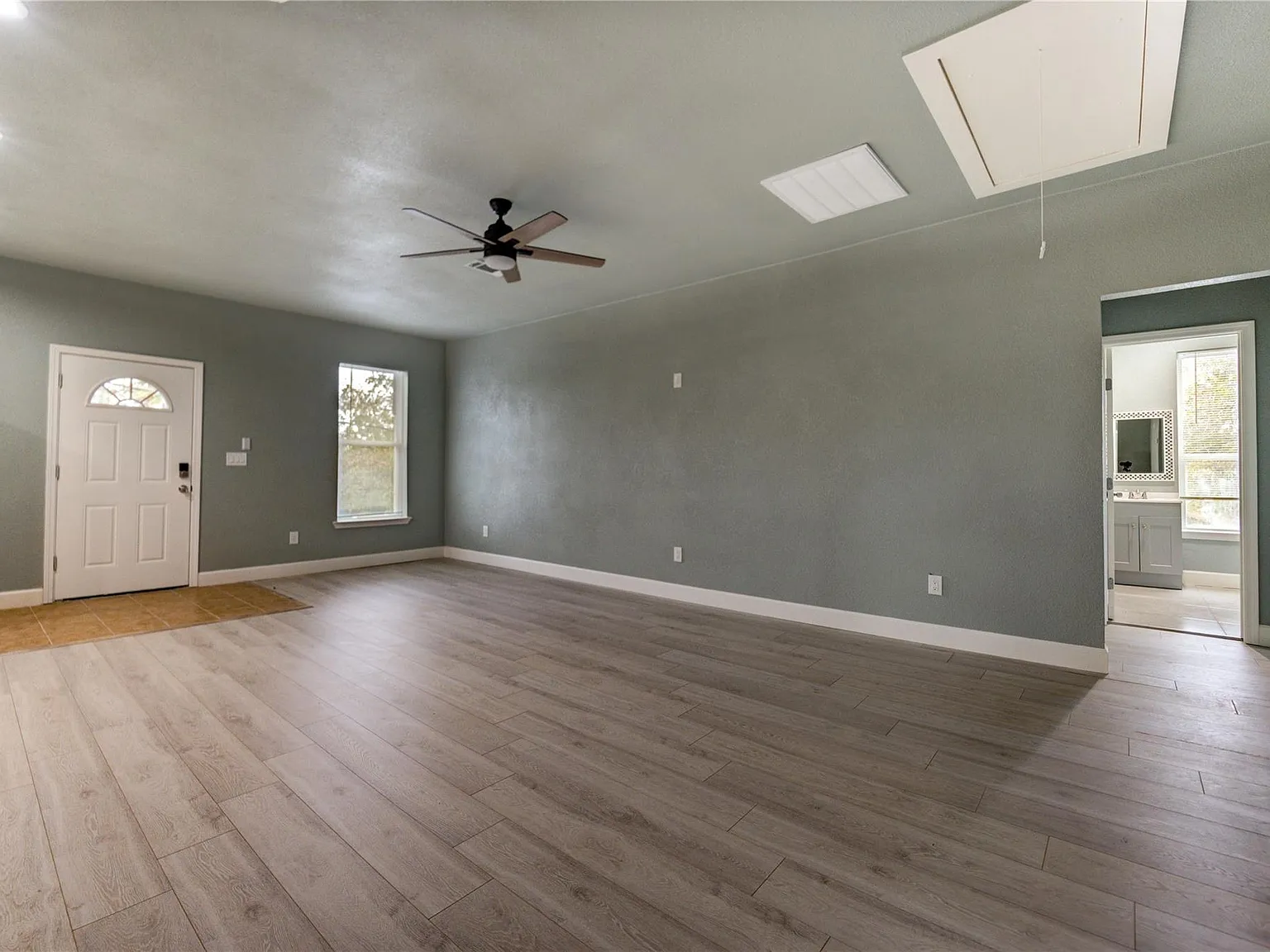 3 bed, 2.0 bath, 1345 sqft, $1,800 — Photo 3