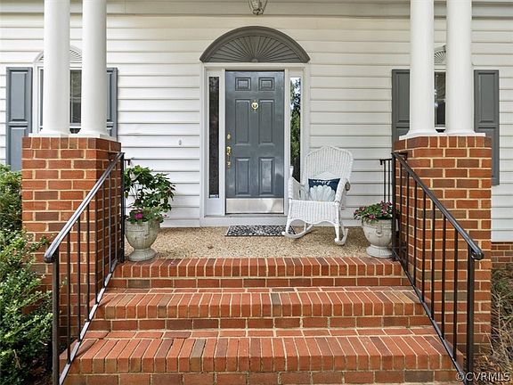 3rd image of 8419 Rockvalley Ln