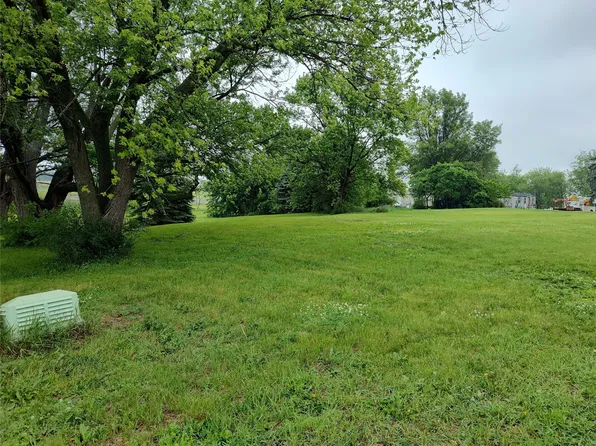 1015 S 5th St, Stuart, IA 50250