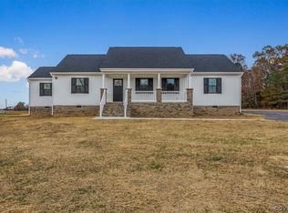 11030 County Dr, Disputanta, VA 23842