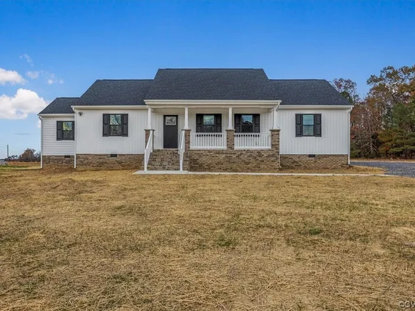 11030 County Dr, Disputanta, VA 23842