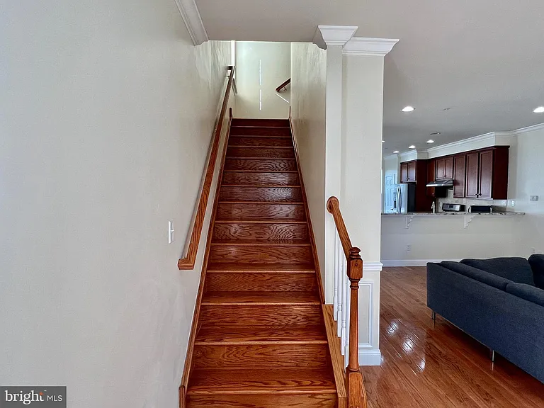 1329 Parish Ave — Photo 15
