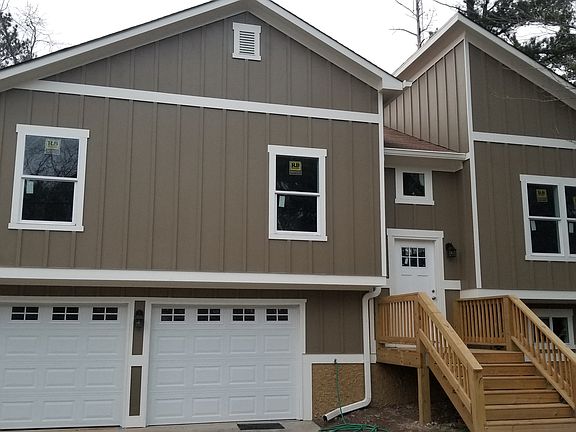 3rd image of 290 Canterbury Ln