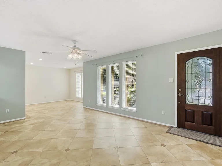 3807 Glenwood Springs Dr — Photo 5